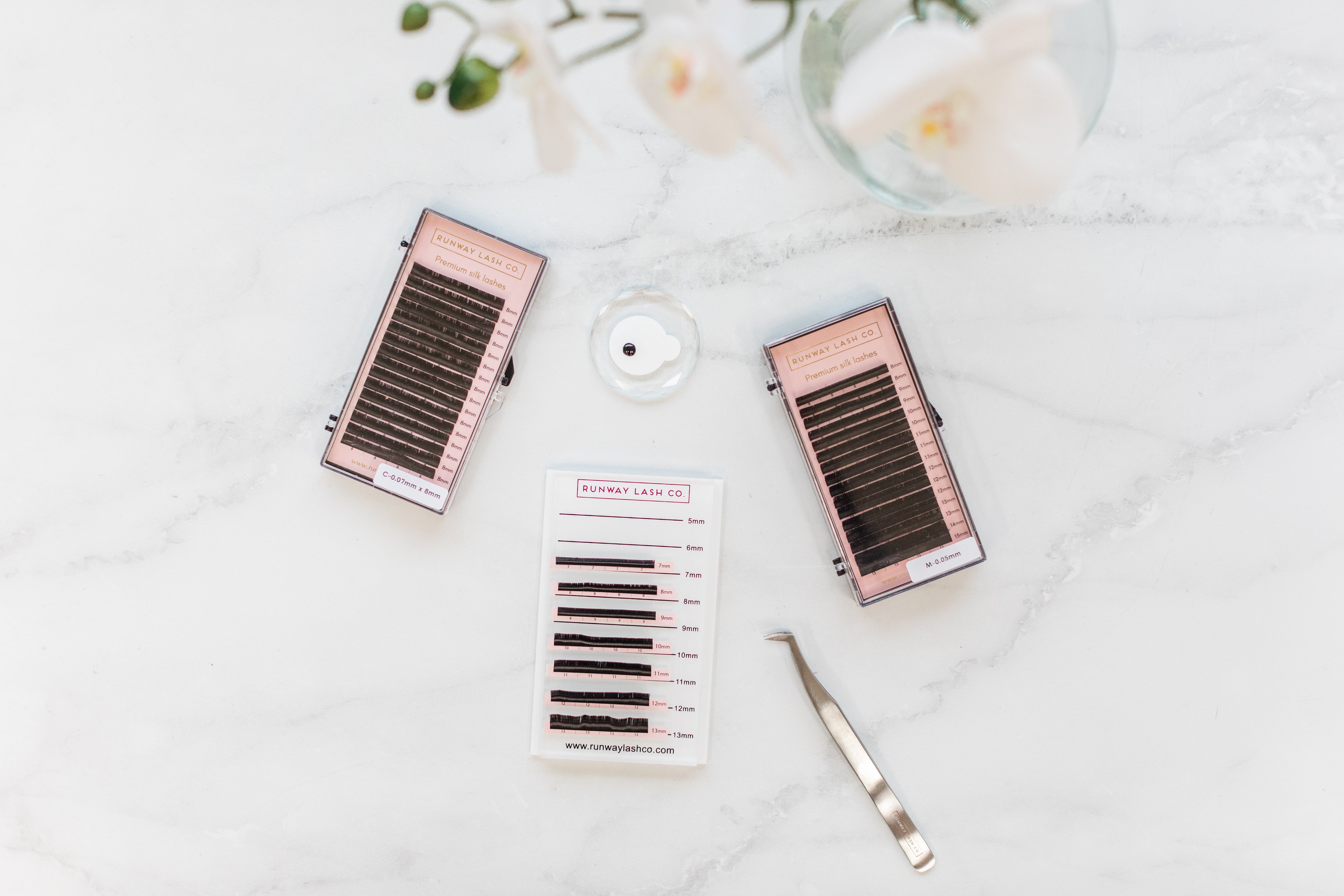 Single size volume lash trays